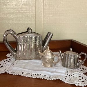 Vintage ‘Teapot’ Silver Napkin Holder & Salt/Pepper Shakers